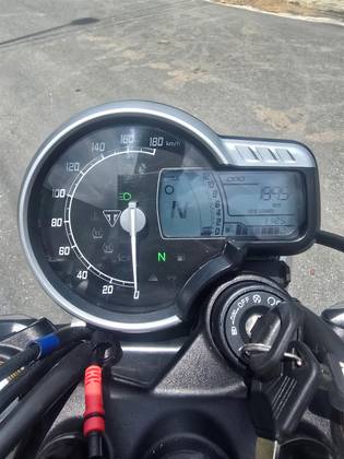 TRIUMPH SPEED 400 